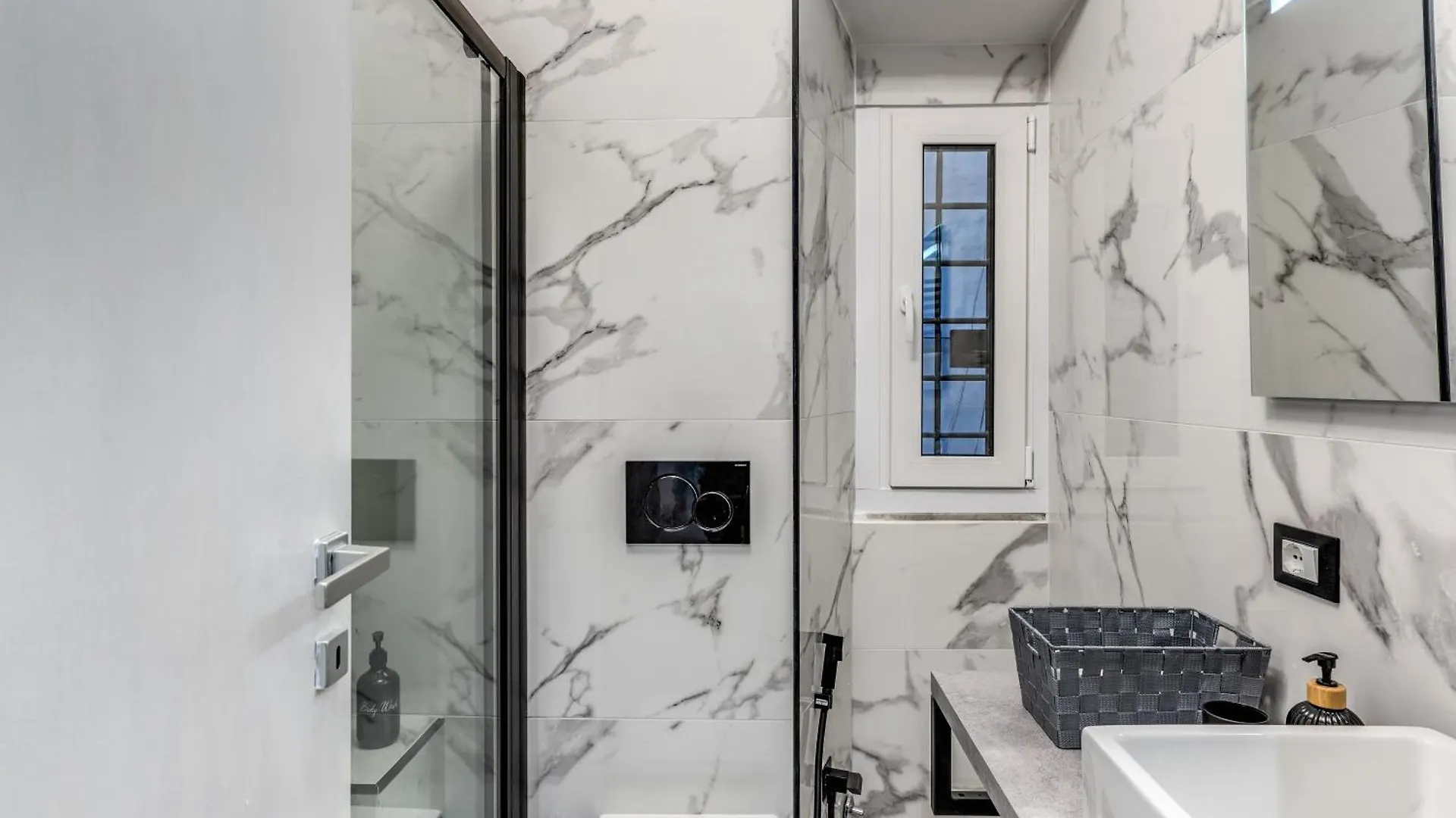 Kira Luxury Apartment With Terrace Rome