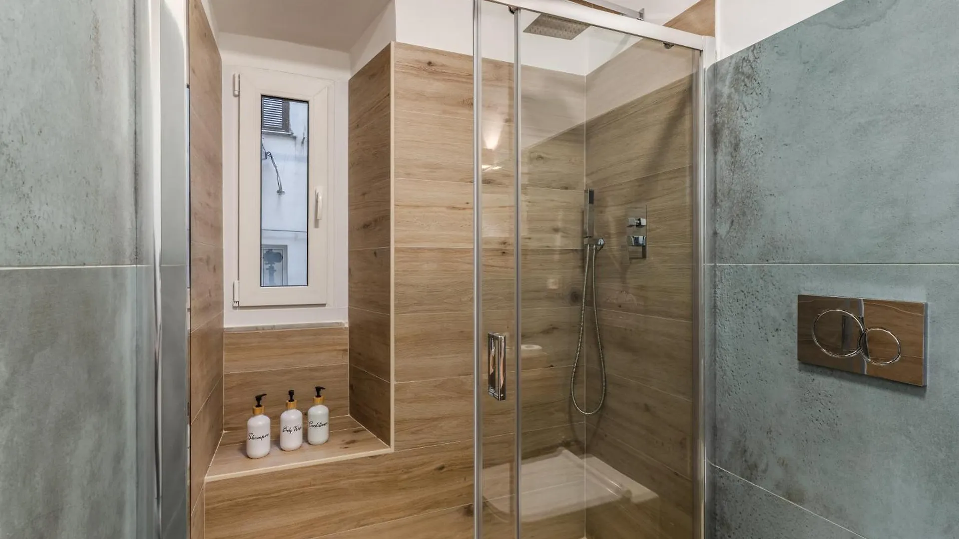 Kira Luxury Apartment With Terrace Rome 0*,
